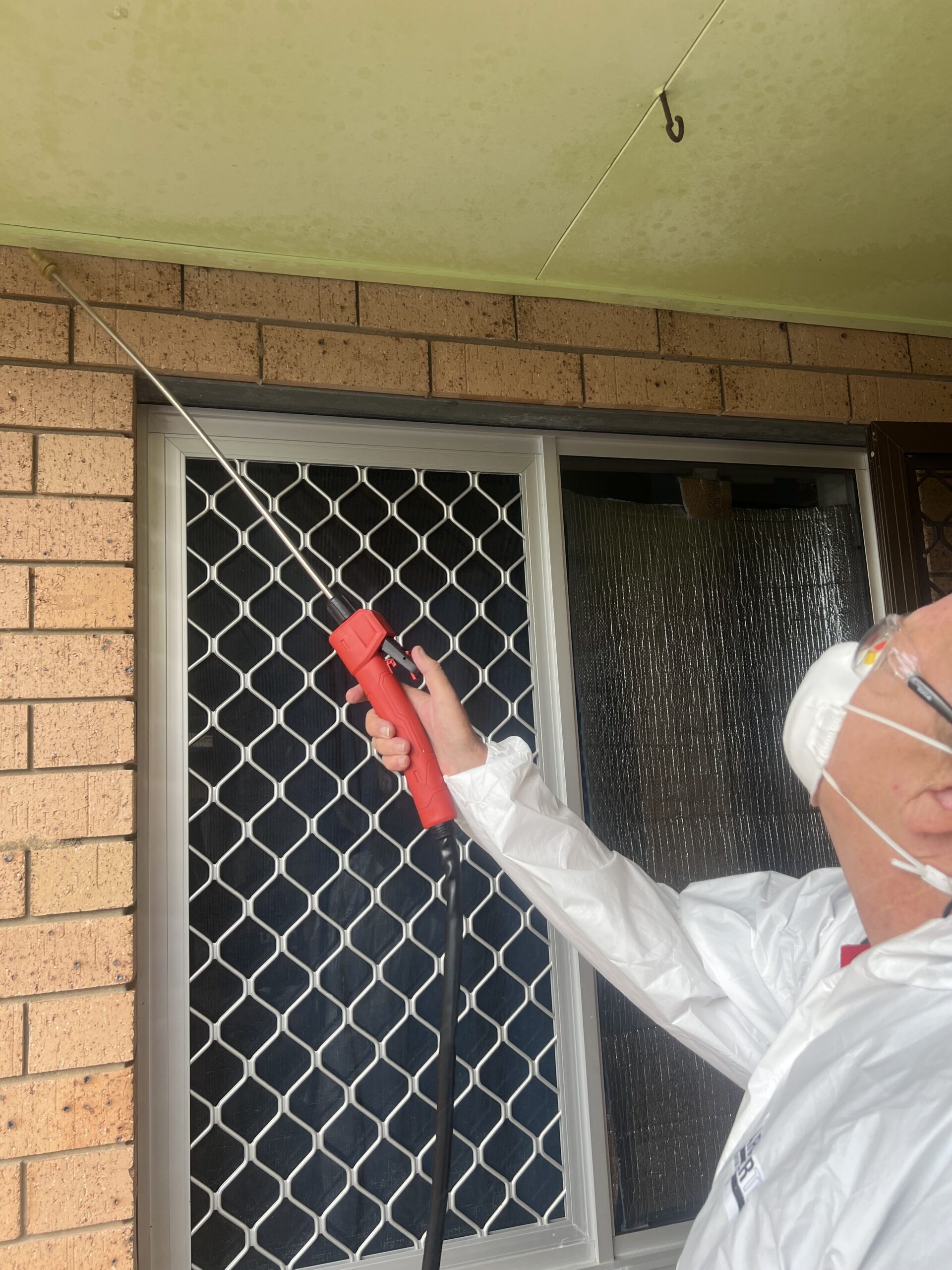 Spraying-House-Pest-Control